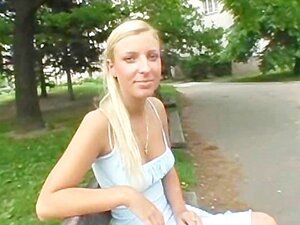 Прелепа врућа риба јаше курац