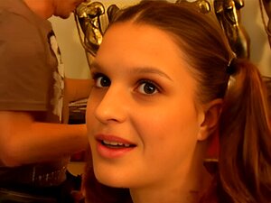 świeże ANG Nieśmiała Francuska Dziewczyna Z Warkoczem, Casting