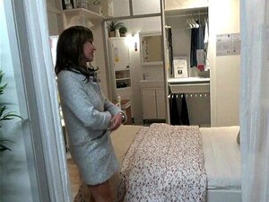 Врућа мастурбација у тржном центру у ИК