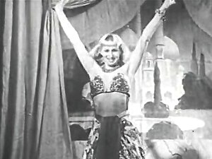 Seksowna Blondynka Tańczy Striptiz