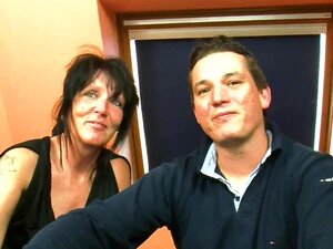 Dreier In Der Wohnung Im Obersten Stock