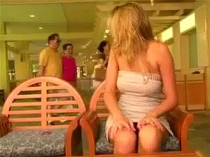 Она то ради у јавности