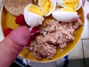 Jedenje Sperme Na Mojoj Hrani - Treba Oblačenje