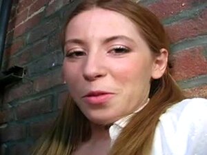 κοκαλιάρα δοκιμάζει μαύρο καυλί