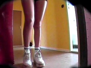 Die Kenne Ich Doch! Meine Nachbarin!