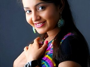 Ervaar De Verleidelijke Aantrekkingskracht Van Indiase Schoonheden In Deze Opwindende Compilatie. Deze Vurige Roodharigen Zullen Je Betoveren Met Verleidelijke Poses En Hun Wilde Kant Ontketenen. Mis Deze Kans Niet Om Te Zien Hoe Deze Poppen Hun Verlangen