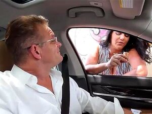 Pornstar Latina Com Bundão Fode O Velho Branco Da 8th Street