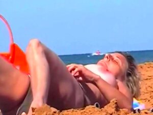 Шпијунска плажа зрела гилф опуштена бака посебна мокра пичка, неке лепе старије баке посматране на Tel Aviv плажи док имају влажну пичку!