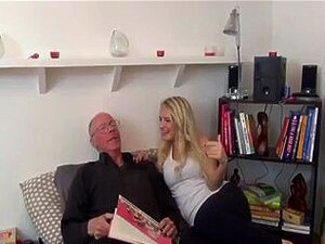 Gorąca Blondynka Pieprzona Przez Starego