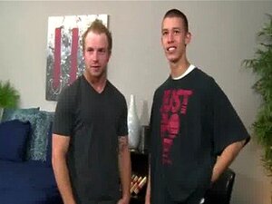 Καταπληκτική γκέι σκηνή: Ο Cole Gartner γαμάει τον Marco