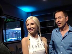 Пипер Пери прима црни курац за своју кари