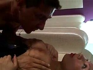 Breasty Italiaans Stiefmoeder Ik Zou Willen Neuken-Club Wench,