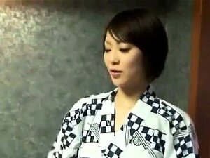 Japanski AV Model Trlja Kurac Kroz Zid