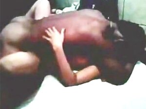 Intialainen Arjalainen Tyttö Saa Kovaa Kyytiä Kahdelta Mustalta Shudra Goondasilta Kömpelössä Hotellissa