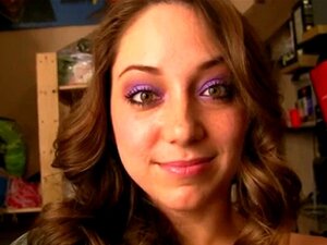 Erleben Sie Den Verführerischen Reiz Von Remy LaCroix In Diesem Aufregenden Video. Lassen Sie Sich Von Ihr Auf Eine Aufregende Reise Mitnehmen, Die Sie Atemlos Zurücklässt. Gönnen Sie Sich Ihre Wünsche Und Entfesseln Sie Ihre Fantasien!