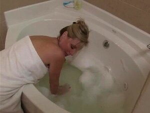 My Stepmother Fell Into A Trap