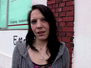 Fremder Verführt Deutsche Süße Von Der Straße, Um Für Geld Zu Ficken