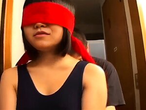 Följ Med In I Den Förföriska Världen Av Japanska Kvinnor Med Bindel För ögonen I Denna Heta Fetischvideo. Se Hur De Eskorteras In I En Gåtfull Låda, Där Deras Djupaste önskningar Släpps Lösa. Upptäck Hemligheterna Som Gömmer Sig Bakom De Bindlar. Är Du Re