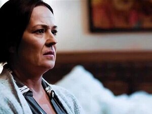 ПУРЕ фетиш Кајлер Квин ухваћена како експериментише са маћехом и очухом се придружује