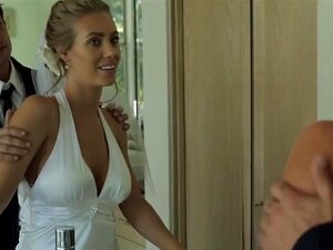 Gorąca Złotowłosa Panna Młoda Nicole Aniston Pieprzy Się