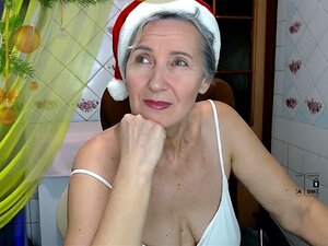 Przeżyj Erotyczną Rozkosz, Gdy Lukerya Uwodzicielsko Wkłada Obcisłą Sukienkę, Przyciągając Mężczyzn W Każdym Wieku. Zobacz, Jak Rozpala Ich Pragnienia Swoimi Uwodzicielskimi Ruchami I Złośliwymi żartami. To Jest Przyjemność Końca Roku, Której Nie Możesz P