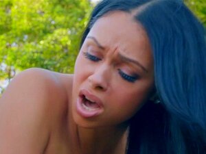 Dziewczyna Dostaje Ostro W Usta. Oszałamiająca Laska Dostaje Ostre Pieprzenie W Usta I Wielki Tyłek