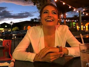 Titta På Dessa Förföriska Skönheter Retas Och Förföra På Offentliga Platser. Upplev Adrenalinkicken Och Ge Dig Hän åt Förbjudna Begär. Vågar Du Följa Med Dem På Deras Busiga äventyr?