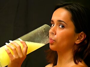 Dompel Jezelf Onder In Een Wereld Van Verlangen Met De Verleidelijke Britney. Haar Zelfgemaakte Video's Beloven Onbeperkt Genot. Ontdek De Kunst Van Bukkake Terwijl Ze Uitdaagt En Elke Druppel Hete, Dikke Sperma Drinkt. Tevredenheid Gegarandeerd! Mis Het 