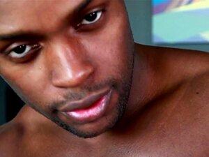 Gay Africano Desfruta De Uma Sessão Solo Com Seu Gostosão