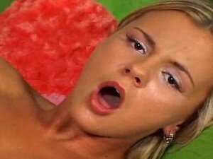 Ervaar De Verleidelijke Charme Van De Weelderige Bree Olson Terwijl Ze Haar Innerlijke Engel Loslaat In Een Stomende Ontmoeting. Deze Verleidster Laat Je Smachten Naar Meer.