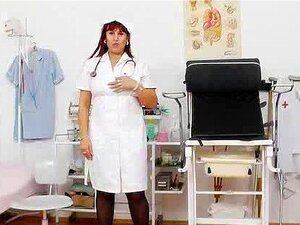 Volwassen Roodharige Vingeren In Uniformen