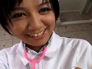 Мегуру медицинска сестра лиже курац