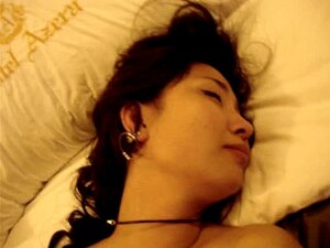 Asiatisk Hemmagjord Amatörförspelsklipp, Fingrar Slickande Smakfull Asiatisk Fitta Rörd Och Fingrad. Den Busiga Flickvännen Stönar Av Förtjusning När Hennes Kille Smeker Henne. Hemmagjord Och Fräsch, Verkligen Amatörvideon Som Kan Förvandla Vem Som Helst.