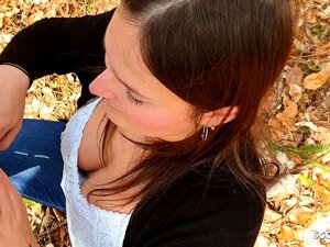 Studentica Holly Outdoor Pojebana Nakon Fakulteta U šumi, Njemica