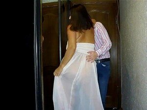 Гурни мој курац у грло у овом ходнику