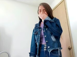 Ik Kom Aan Bij De Woning Van Mijn Stief Oom, En Ik Neuk Mijn Neef Die Aan Het Feesten Is