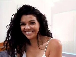 Stebror Og Stesøster Deler Samme Seng