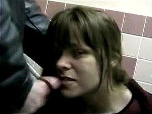 Amateur-Ehefrau-Geschichten Zeigen Ihre Frechen Blowjob-Abenteuer, Hast Du Schon Einmal Ein Wirklich Unersättliches Mädchen Getroffen? Du Hast Die Chance, Dieses Dreckige Mädchen Zu Treffen, Das Bereit Ist, Selbst In Der Öffentlichkeit Schwanz Zu Lutschen