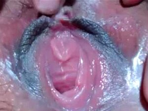 CloseUp Wet Juice Pussy Shoot