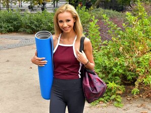Vacker Latina Med Rund Röv Veronica Leal Gillar Hardcore Anal