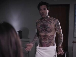 Mała Przyrodnia Siostra Traci Analną Niewinność Z Przyrodnim Bratem. Napalona Mała Przyrodnia Siostra Kendra Spade Ma Obsesję Na Punkcie Seksu Analnego! Kendra Jest Tak Zdesperowana, że Uwodzi Własnego Przyrodniego Brata I Przekonuje Go Do Ostrego Pieprze