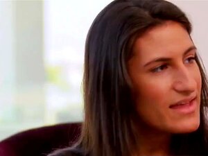 Swinger Koppels Leren Elkaar Kennen Na Een Waterpistool Spel, Het Is Tijd