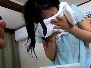 Heerlijke Japanse Schat Krijgt Haar Spuitende Kutje Gevibreerd