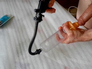 PENIS PUMP CUMSHOT