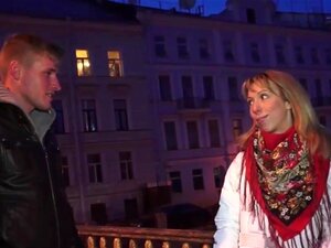 Viettelysuunnitelma, Joka Toimii. Romanttinen Kävely Iltakaupungin Kaduilla Oli Vain Alkusoitto Tälle Kiimaiselle Kaverille, Jolla Oli Fiksu Suunnitelma Vietellä Täysin Tietämätön Söpöläinen. Hän Ajatteli, Että Se Oli Vain Spontaani Treffit Komean Tuntema