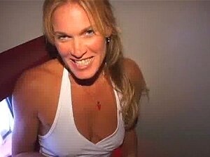 Het MILF Tar Alla Cummers Utan Kondom I Gloryhole