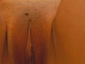 Melody Tan E Seu Próprio Jeito De Chupar E Fazer Garganta Profunda