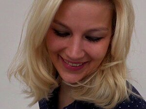 Moje Brudne Hobby - Złap Tego Kutasa W Dupę Teraz. Oglądaj, Jak Ta Piękna Laska Z Dużym Tyłkiem Próbuje Wsadzić Twardego Drąga W Jej Tyłek, Podczas Gdy Ona Jęczy Z Rozkoszy