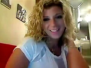 Thick MILF With An Amazing Ass