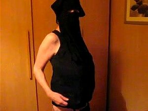 Playing With My Huge Tits, A Strange Big Boobs Porn Movie I Got On My Email Yesterday From This Lady I Met A Few Days Ago. In This Particular Video This Lady Covers Her Face And Starts Playing With Her Enormous Fog Lights.